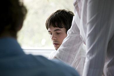 国产UE5抗日新作《山河在》演示 潜行暗杀攀岩等